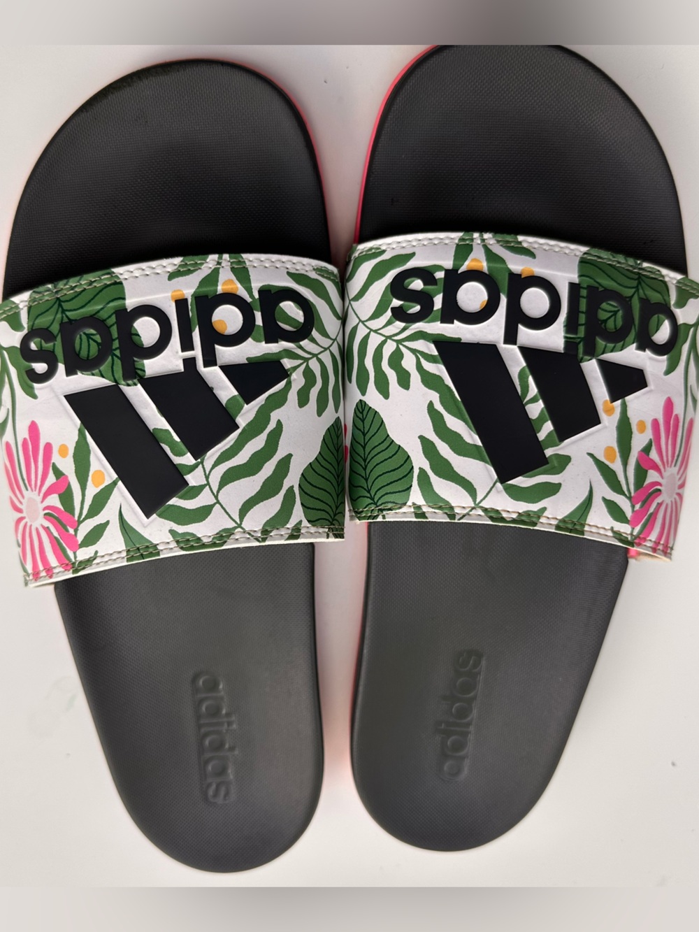 Adidas Adilette Comfort Slide Tropical Floral Leaf Pattern Women’s size 10